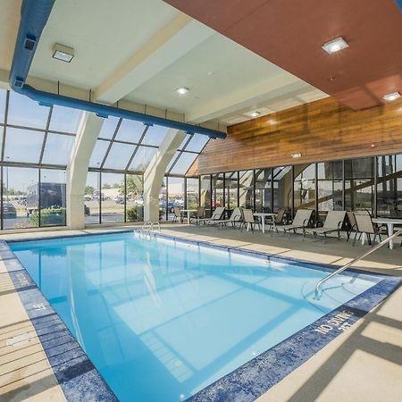 Red Roof Inn & Suites Cleveland - Элирия Экстерьер фото