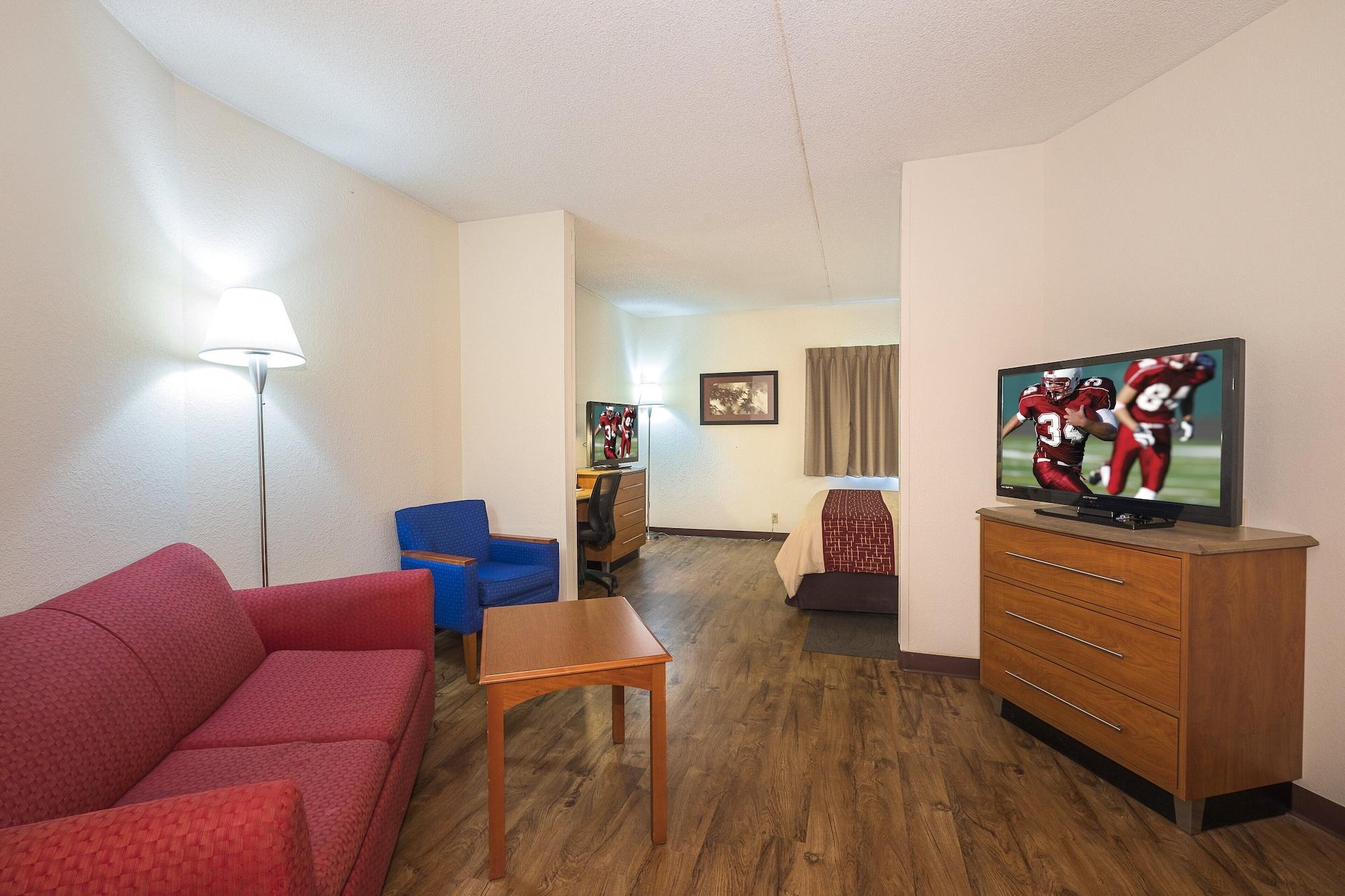 Red Roof Inn & Suites Cleveland - Элирия Экстерьер фото