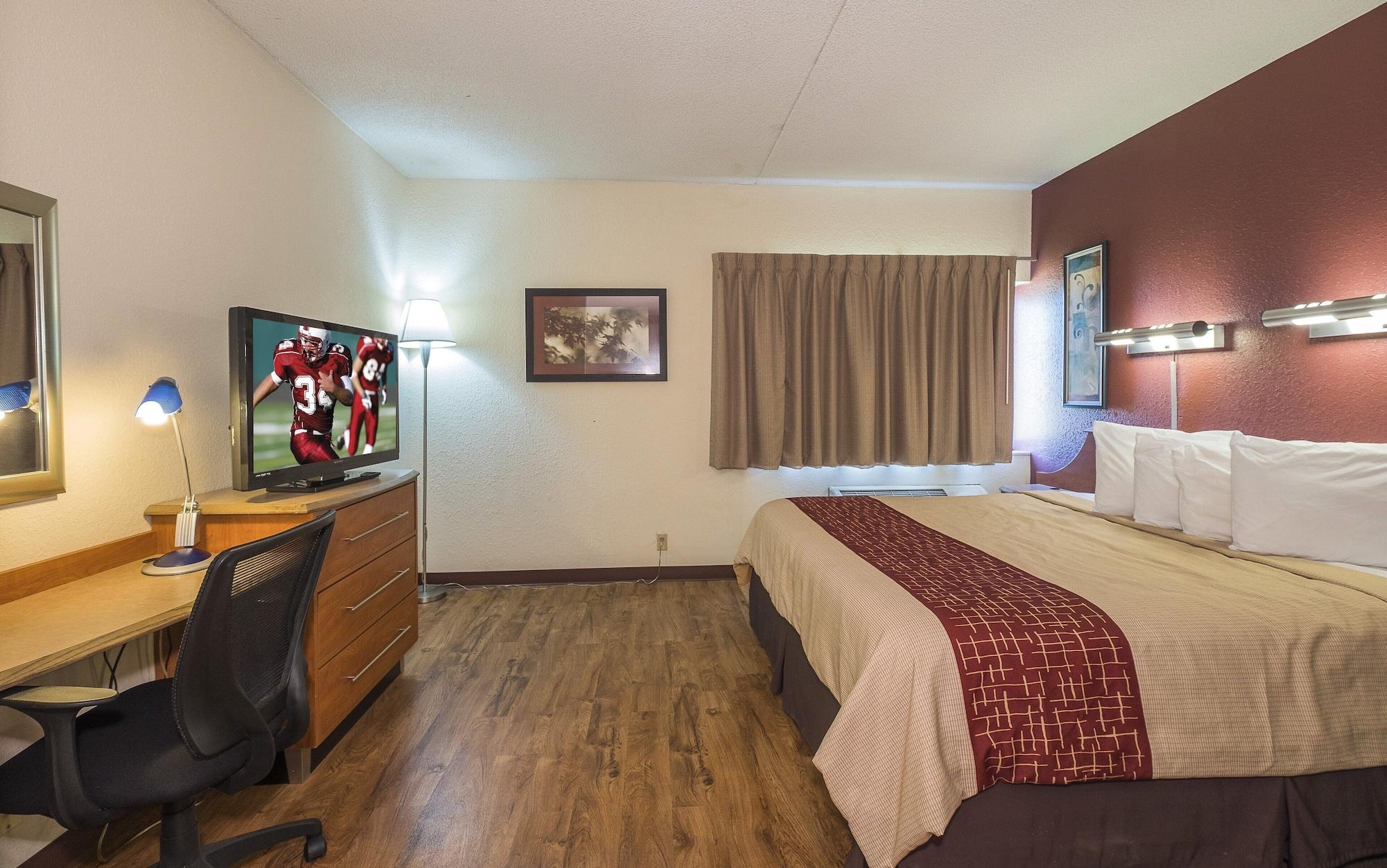 Red Roof Inn & Suites Cleveland - Элирия Экстерьер фото