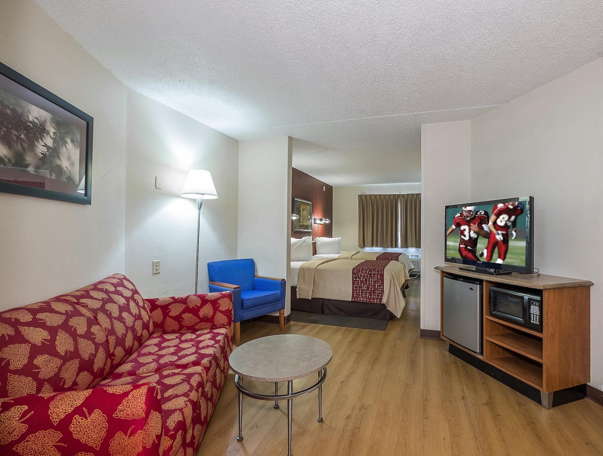 Red Roof Inn & Suites Cleveland - Элирия Экстерьер фото